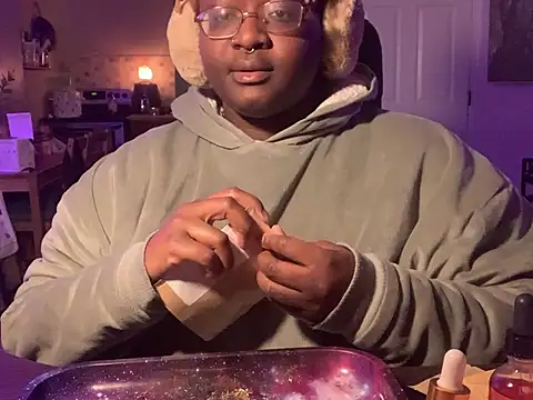 Snapshot of BigKittyRaven chatting on 12-26-24, 02:22 BigKittyRaven online show from 12-26-24, 02:22