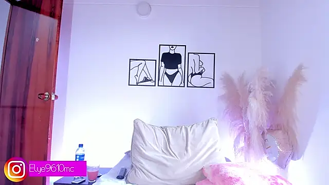 ellie mcdonald online show from 03-24-26, 08:58