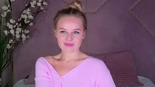 BeatriceEsmont online show from 02-24-25, 08:36