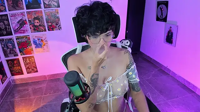 Snapshot of gooddess_isis chatting on 02-22-26, 04:35 gooddess isis online show from 02-22-26, 04:35