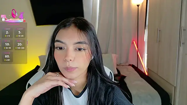 Snapshot of AnabelWolf chatting on 09-15-25, 05:35 AnabelWolf online show from 09-15-25, 05:35