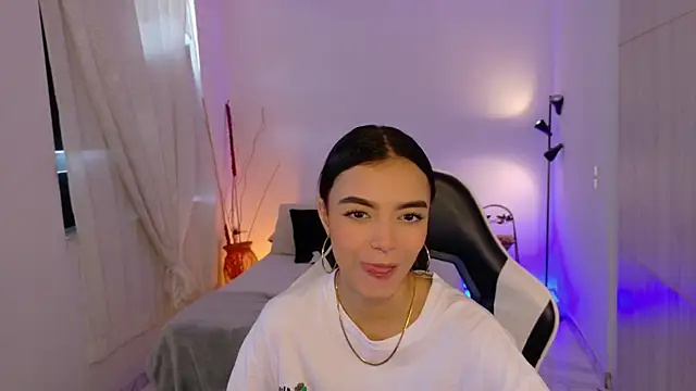 AnabelWolf online show from 11-28-25, 04:09