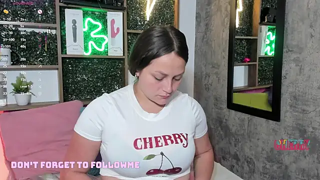 Snapshot of cherry_coper chatting on 09-12-25, 12:05 cherry coper online show from 09-12-25, 12:05