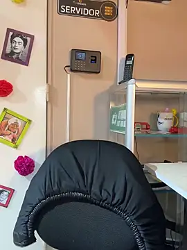 Snapshot of cherry_coper chatting on 10-06-25, 11:51 cherry coper online show from 10-06-25, 11:51