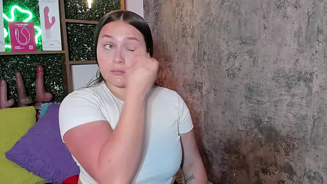 Snapshot of cherry_coper chatting on 10-14-25, 12:50 cherry coper online show from 10-14-25, 12:50