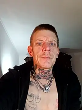 Snapshot of Tattooguy_86 chatting on 12-01-25, 10:59 Tattooguy 86 online show from 12-01-25, 10:59