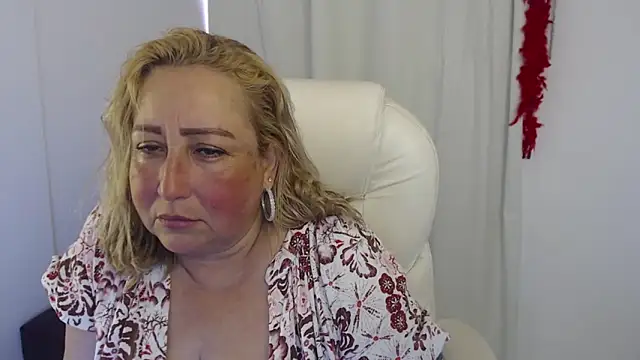 Xileny-Halliwey online show from 10-21-25, 05:02