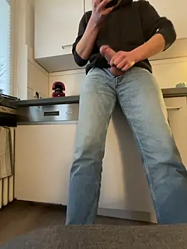 Snapshot of dirtyeeedii chatting on 12-04-25, 01:20 dirtyeeedii online show from 12-04-25, 01:20