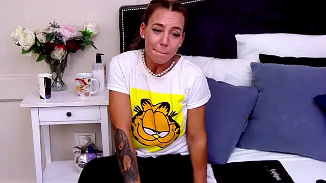 Snapshot of KatyNolan chatting on 01-26-25, 12:11 KatyNolan online show from 01-26-25, 12:11