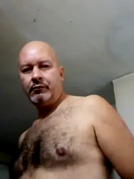 Snapshot of Juan_45 chatting on 06-19-26, 12:31 Juan 45 online show from 06-19-26, 12:31