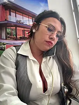 LIZ-06  online show from 12-15-25, 02:10