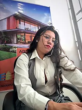 LIZ-06  online show from 12-16-25, 02:44