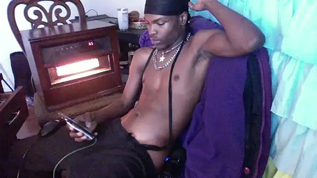 Snapshot of BullHorse23LIVE chatting on 12-06-24, 06:28 BullHorse23LIVE online show from 12-06-24, 06:28