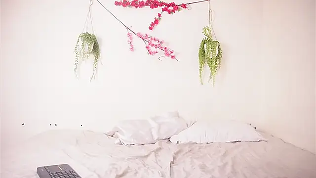 Snapshot of Doll4you_ chatting on 11-27-25, 07:49 Doll4you online show from 11-27-25, 07:49