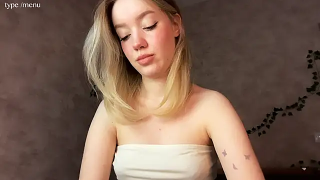 cutiemia0 online show from 04-08-26, 05:40