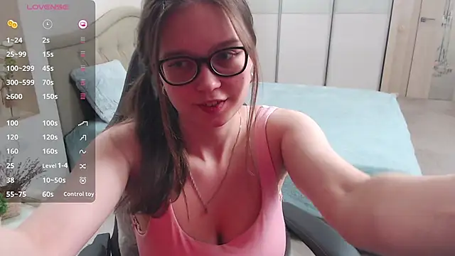 Snapshot of Cutie_Emily chatting on 02-19-25, 01:39 Cutie Emily online show from 02-19-25, 01:39