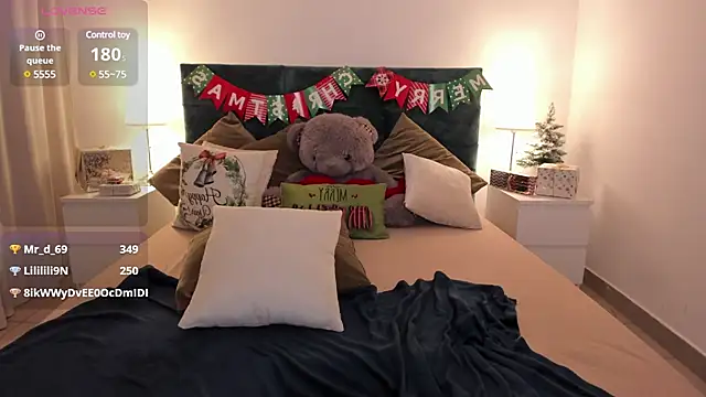 Snapshot of AmA_lia_ chatting on 12-22-24, 11:22 AmA lia online show from 12-22-24, 11:22