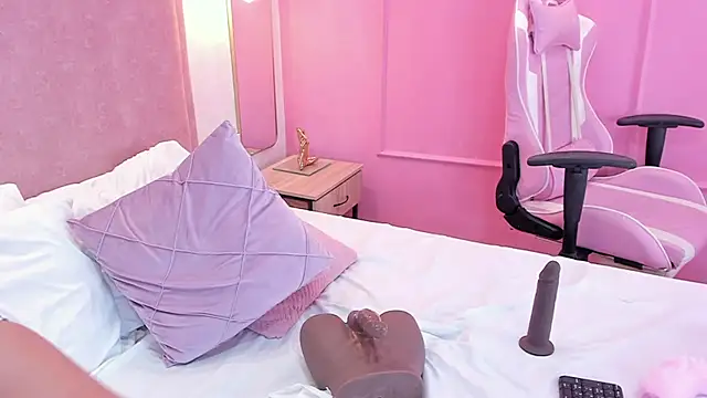 sophiawhite   online show from 01-14-25, 04:18