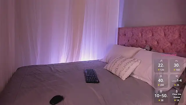 Lia Sweett  online show from 01-30-25, 02:15