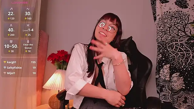 Lia Sweett  online show from 02-28-25, 05:48