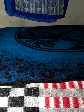 manuamador online show from 10-20-25, 03:40