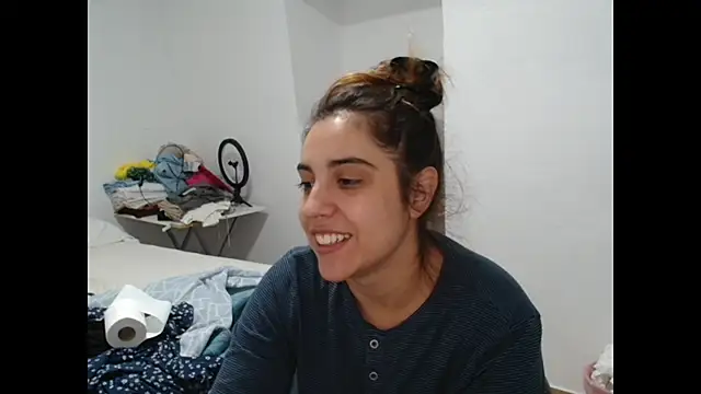 Ursumi1 online show from 10-19-25, 04:29