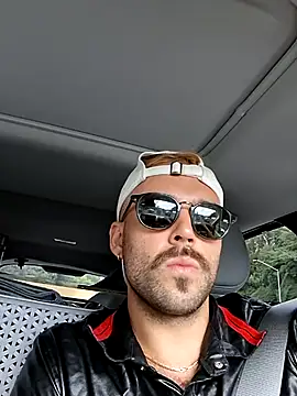 Snapshot of 69woodinson chatting on 09-23-25, 08:45 69woodinson online show from 09-23-25, 08:45