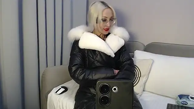 Snapshot of Milforja chatting on 02-11-25, 09:46 Milforja online show from 02-11-25, 09:46