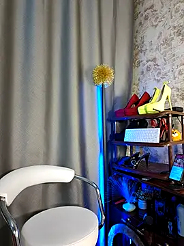 Snapshot of Milforja chatting on 11-14-25, 06:06 Milforja online show from 11-14-25, 06:06