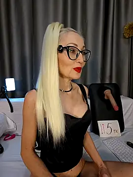 Snapshot of Milforja chatting on 11-27-25, 07:05 Milforja online show from 11-27-25, 07:05