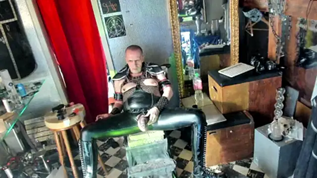 Snapshot of BULGEDEMON chatting on 03-15-26, 03:18 BULGEDEMON online show from 03-15-26, 03:18