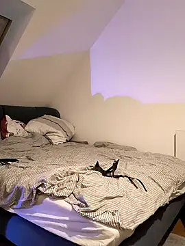 Snapshot of SunbakedMedal71 chatting on 03-13-26, 10:27 SunbakedMedal71 online show from 03-13-26, 10:27