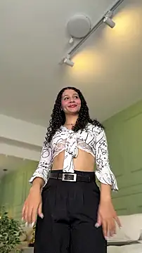 Snapshot of SHARONN____ chatting on 07-18-26, 07:39 SHARONN online show from 07-18-26, 07:39