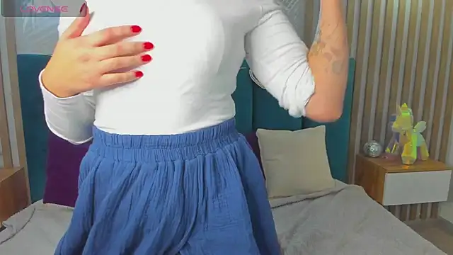 BeatriceReeves online show from 09-20-25, 01:06