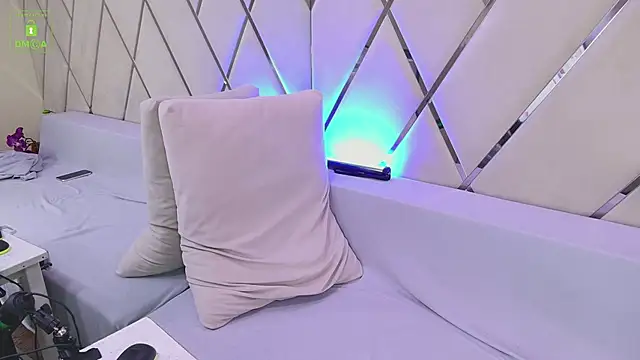 Snapshot of Ishtar_Divine chatting on 01-15-25, 10:49 Ishtar Divine online show from 01-15-25, 10:49