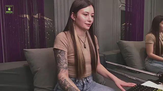 Snapshot of Ishtar_Divine chatting on 02-04-25, 11:49 Ishtar Divine online show from 02-04-25, 11:49