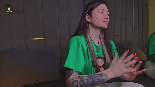 Snapshot of Ishtar_Divine chatting on 02-18-25, 04:26 Ishtar Divine online show from 02-18-25, 04:26