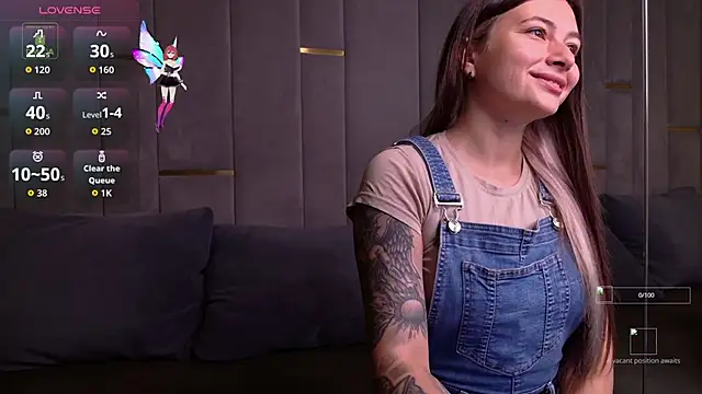 Snapshot of Ishtar_Divine chatting on 09-14-25, 04:55 Ishtar Divine online show from 09-14-25, 04:55