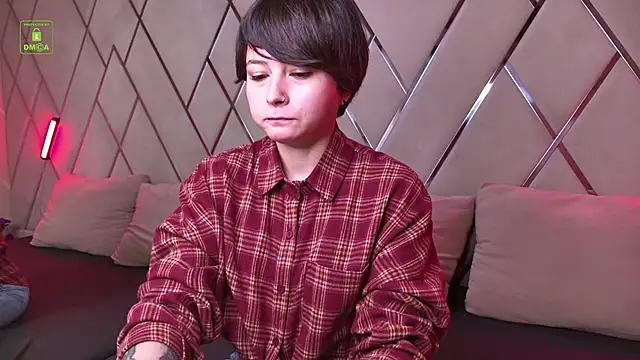 Snapshot of Ishtar_Divine chatting on 11-09-25, 10:57 Ishtar Divine online show from 11-09-25, 10:57