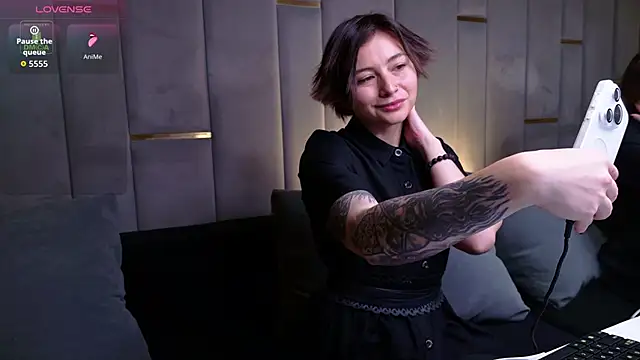 Snapshot of Ishtar_Divine chatting on 11-26-25, 10:38 Ishtar Divine online show from 11-26-25, 10:38