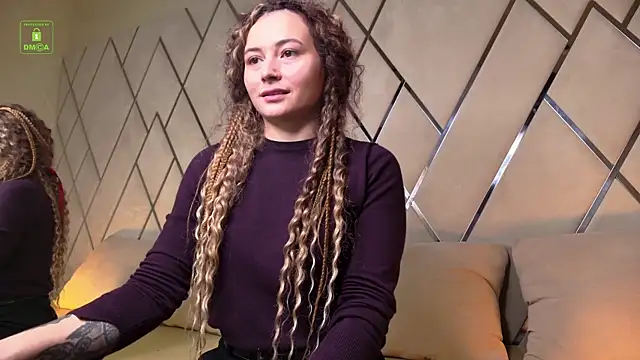 Snapshot of Ishtar_Divine chatting on 12-15-25, 10:41 Ishtar Divine online show from 12-15-25, 10:41