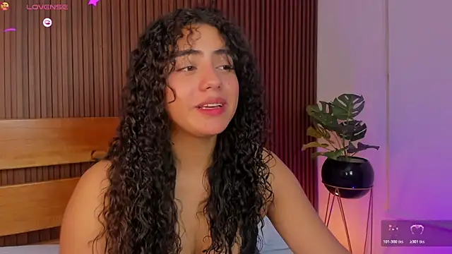 Snapshot of yaya23x chatting on 11-05-25, 02:06 yaya23x online show from 11-05-25, 02:06