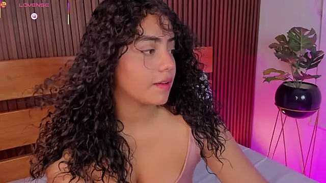 Snapshot of yaya23x chatting on 11-08-25, 02:50 yaya23x online show from 11-08-25, 02:50