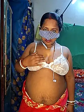 Snapshot of Real_Desi_Couple chatting on 07-13-26, 04:54 Real Desi Couple online show from 07-13-26, 04:54
