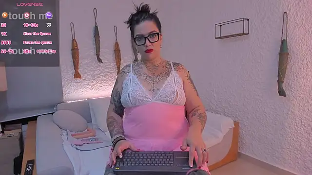 Snapshot of poisson_ivy chatting on 02-11-25, 04:22 poisson ivy online show from 02-11-25, 04:22