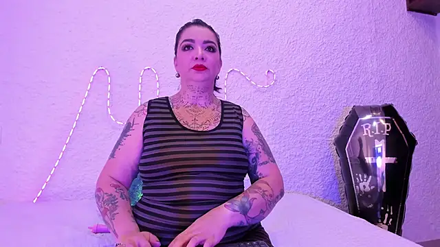 Snapshot of poisson_ivy chatting on 10-01-25, 08:37 poisson ivy online show from 10-01-25, 08:37