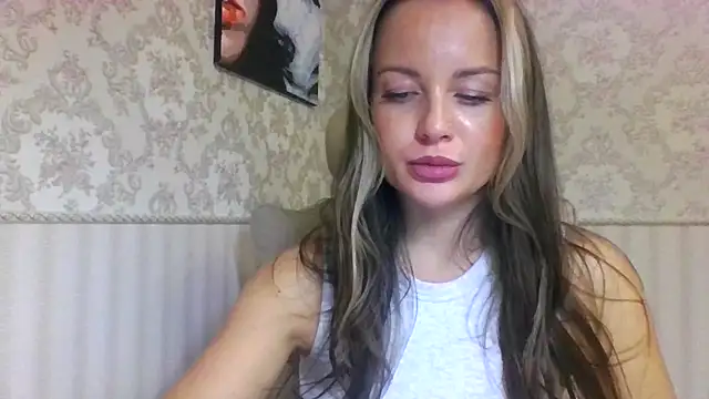 Snapshot of jennifer838 chatting on 12-16-25, 06:35 jennifer838 online show from 12-16-25, 06:35