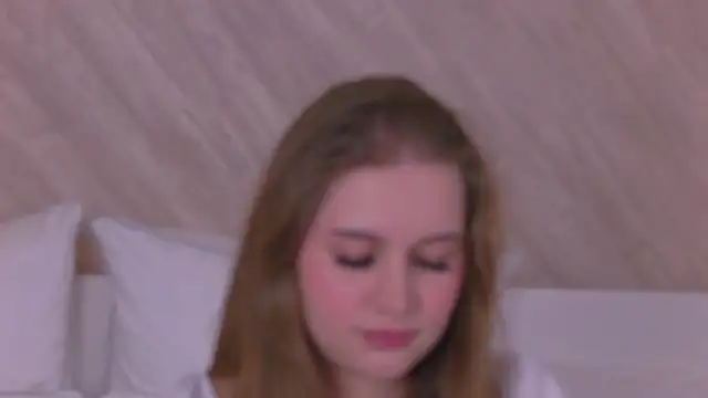 Snapshot of EllieHayes chatting on 01-10-25, 04:51 EllieHayes online show from 01-10-25, 04:51