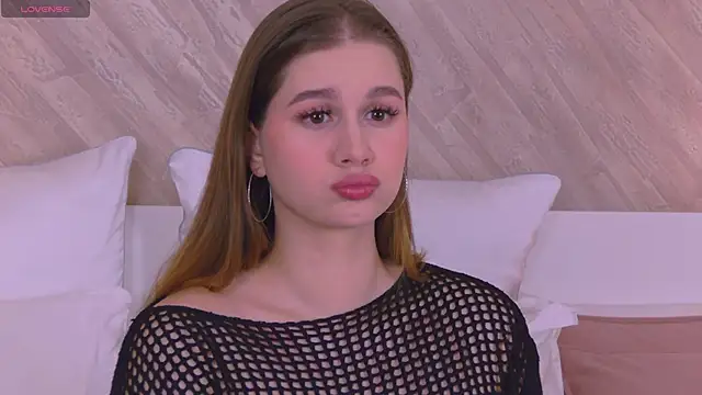 Snapshot of EllieHayes chatting on 02-23-25, 10:31 EllieHayes online show from 02-23-25, 10:31