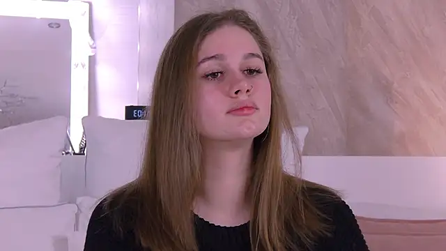 Snapshot of EllieHayes chatting on 11-15-25, 06:04 EllieHayes online show from 11-15-25, 06:04